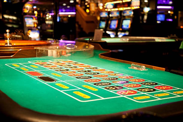 kaptenjackpot mobile app interface showing live blackjack table and sportsbook menu